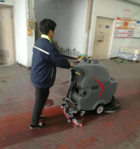 車(chē)間用洗地機(jī)價(jià)格是不是越貴越好